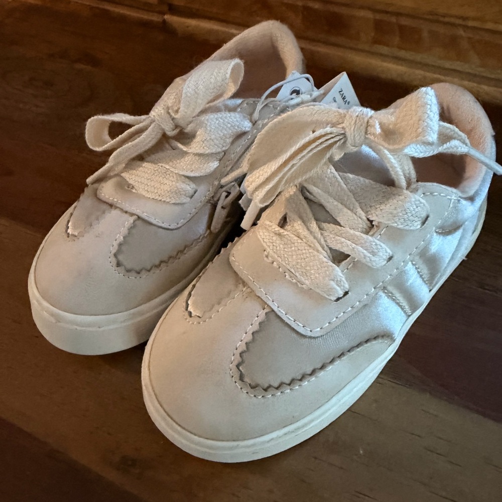 ZARA - Shoes kids Girls Cream Lace-Up Sneakers - NWT